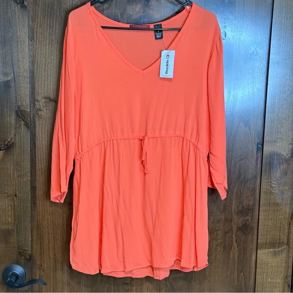 NWT Buckle Dress Womens Size S BKE red coral 3/4 sleeve v neck - Picture 2 of 7
